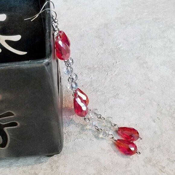 Retro Faceted Cut Crystal Red Clear Beads 5" Long Shoulder Duster Earrings - Picture 5 of 6